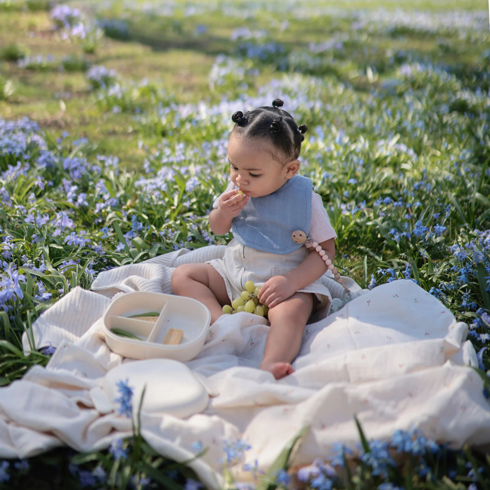 
                  
                    Organic Muslin Bib 2-Pack
                  
                