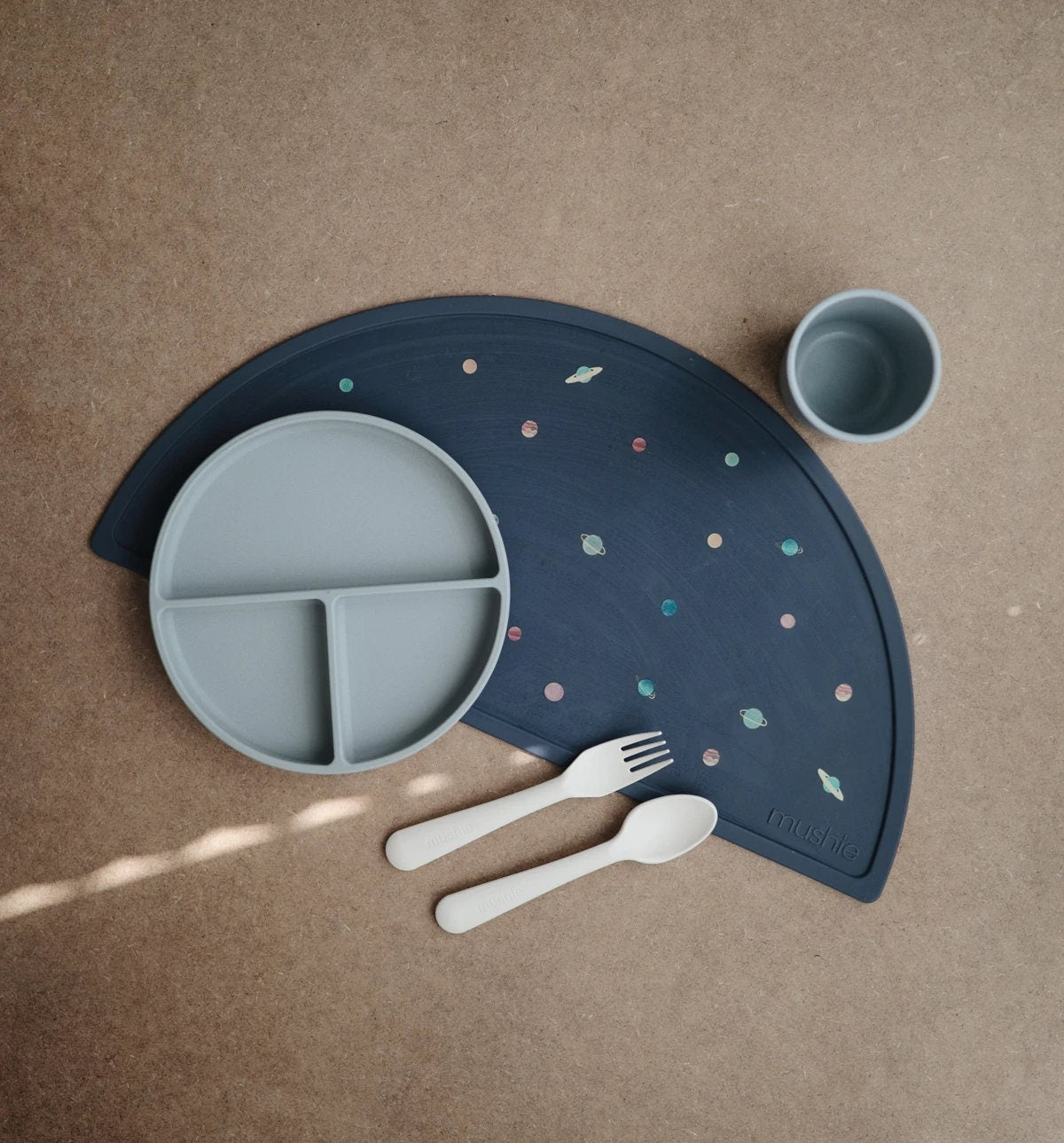 
                  
                    Silicone Placemat Dinnerware
                  
                